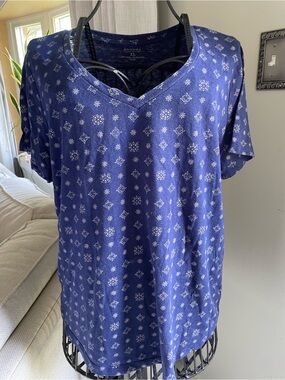 Sonoma Navy Blue Short Sleeve V-Neck Top with Small White Print